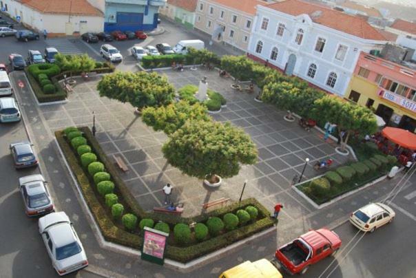 Fully Equipped 3-Bedroom Apt In Downtown Praia Exterior photo
